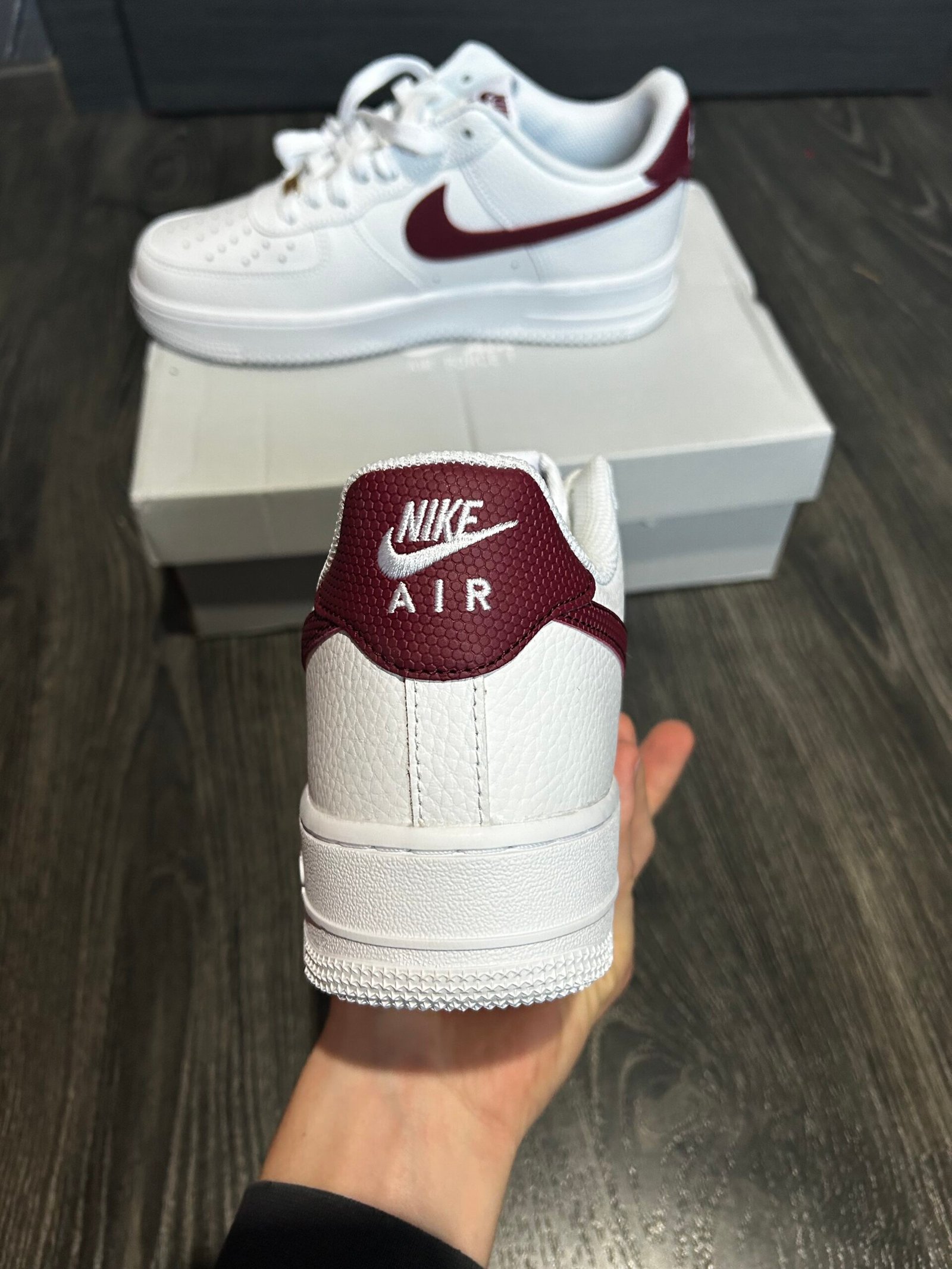 Nike Air Force 1’07 – Dark Red