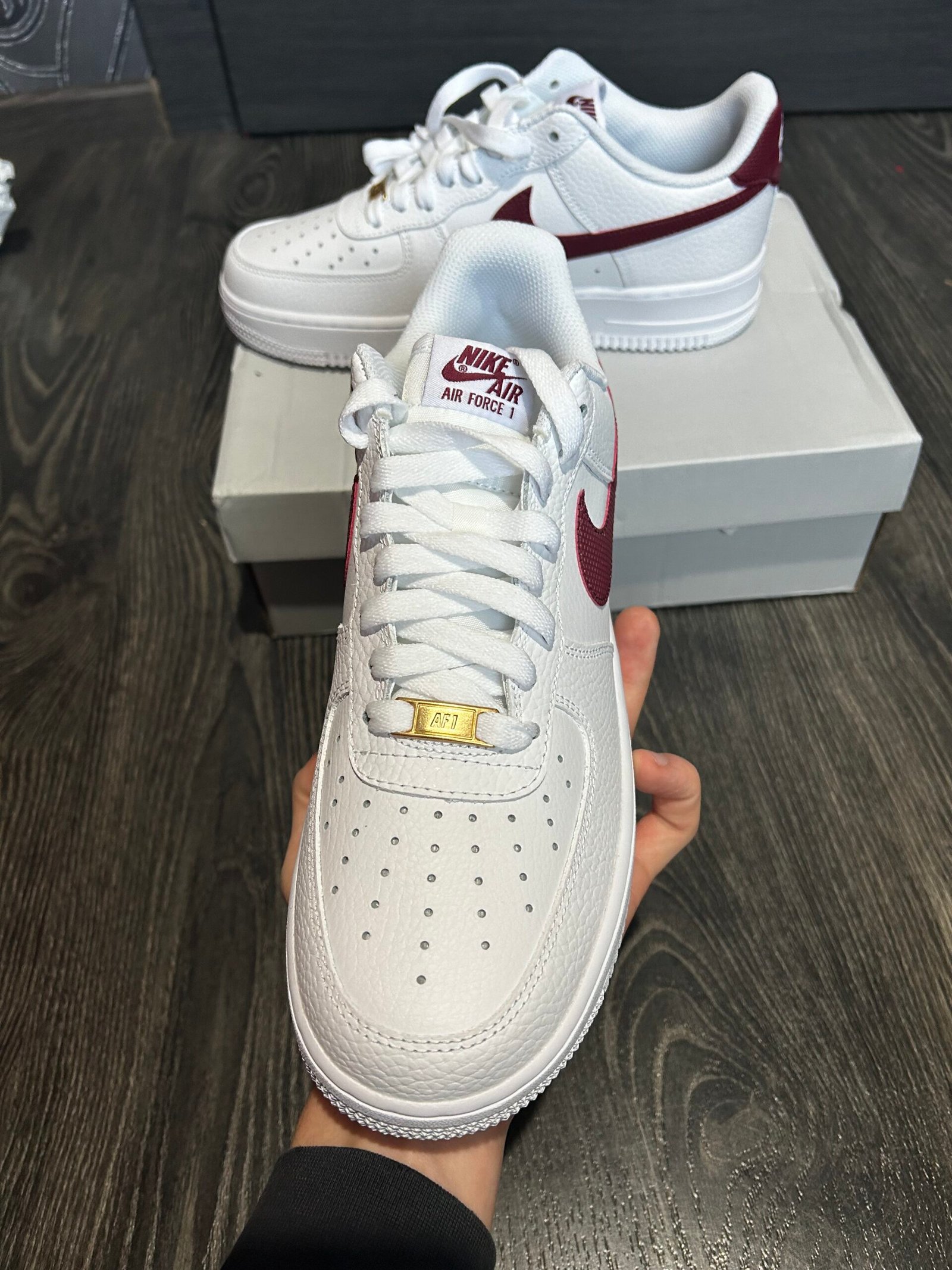 Nike Air Force 1’07 – Dark Red