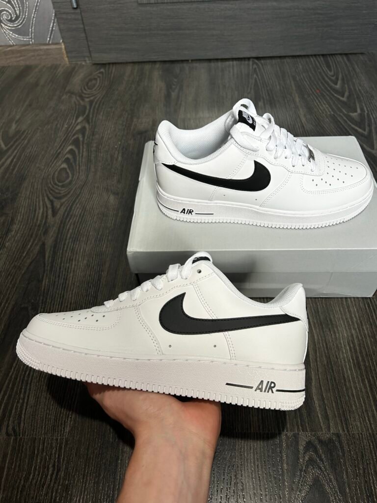 Nike Air Force 1’07 – Black & White