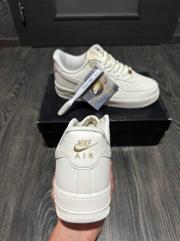 Nike Air Force 1’07 – Metallic Gold