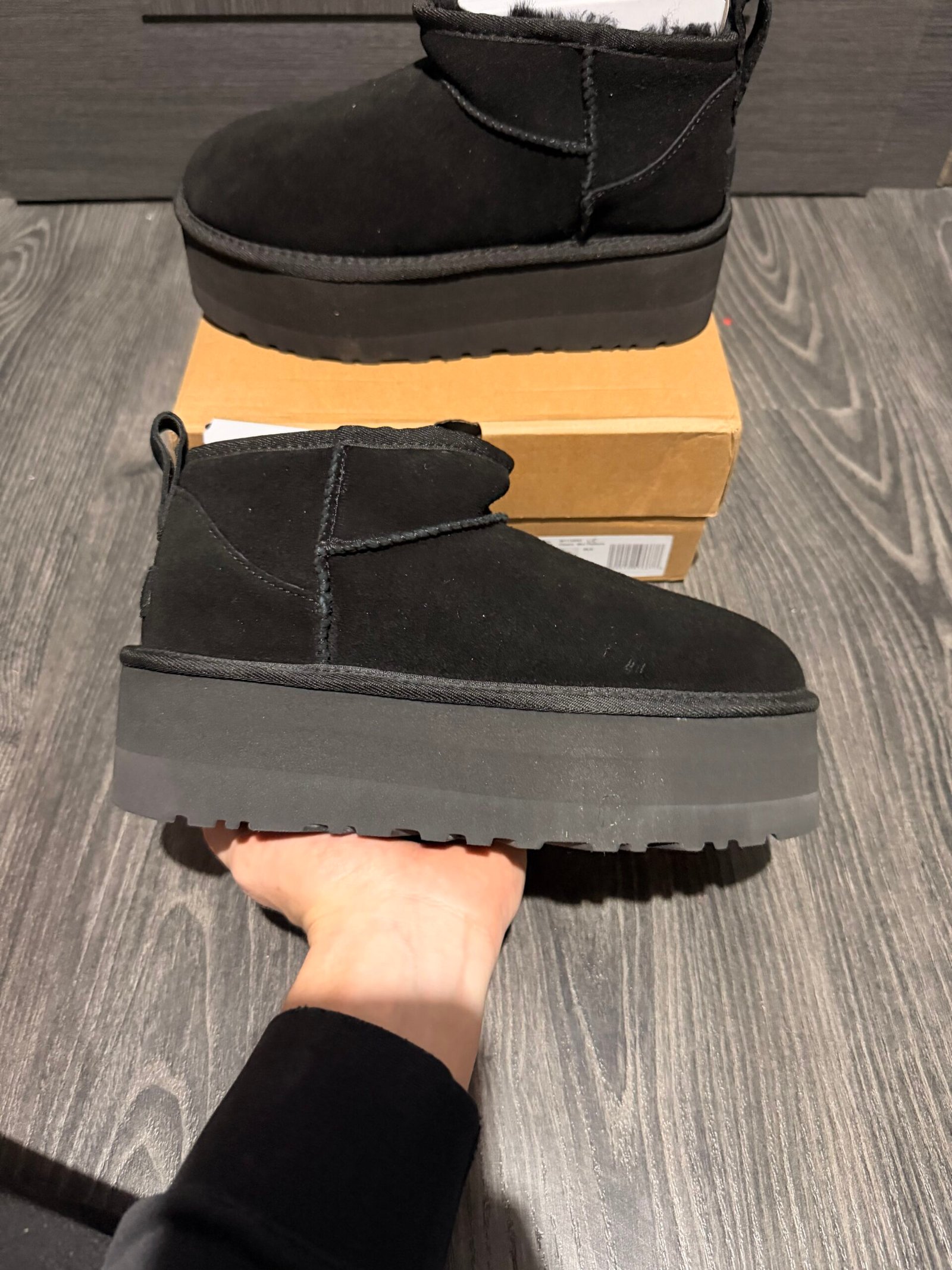 UGG Platform Mini Classic